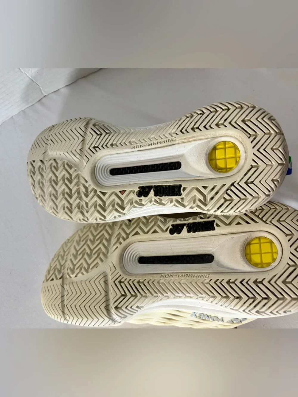 Yonex Power Cushion Eclipsion 3 Tennis Shoes in Off-White women's 8.5 mens 7